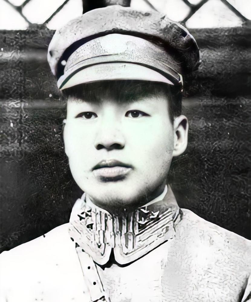 父亲刘公赞却都是很有见地的开明之人,伯父刘公敬还考中清朝的武举人