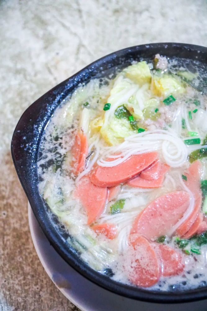 遵义美食:这家二十年如一日的砂锅粉,你吃过吗?_腾讯新闻