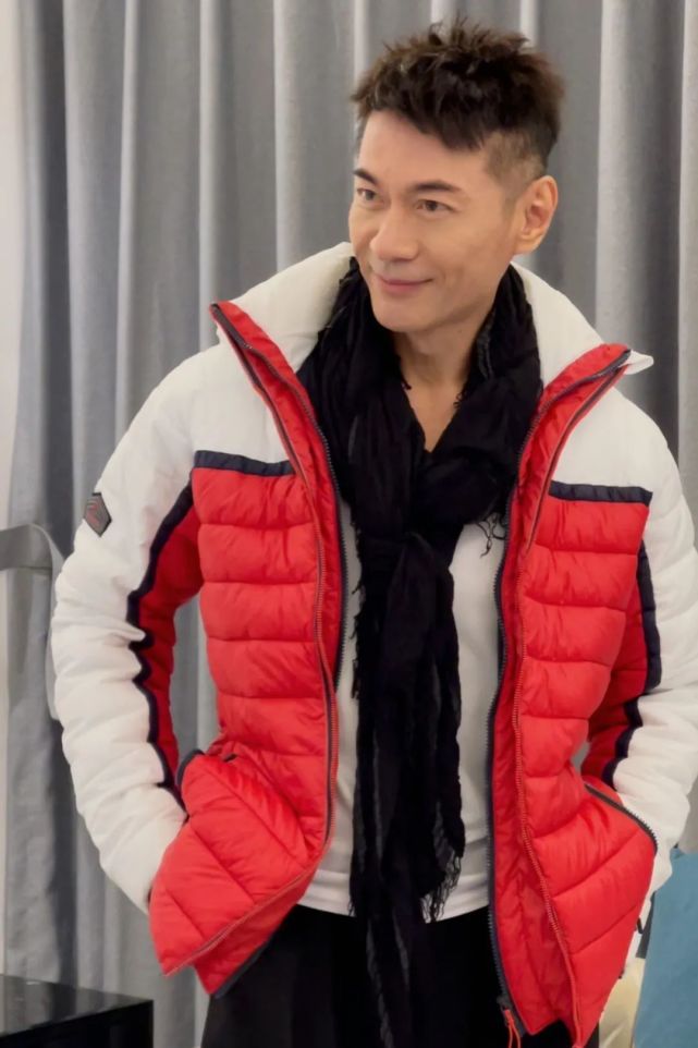 59岁男神江华宣布复出迅速涨粉,将首次直播与粉丝互动_腾讯新闻