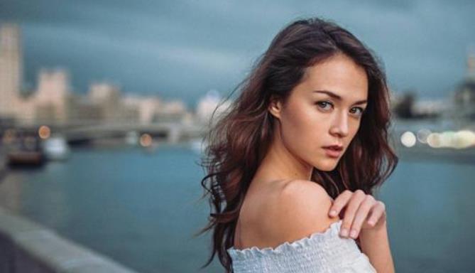 她被誉为非洲 美人之首 因追求者太多 丈夫辞职回家专一守护 腾讯新闻