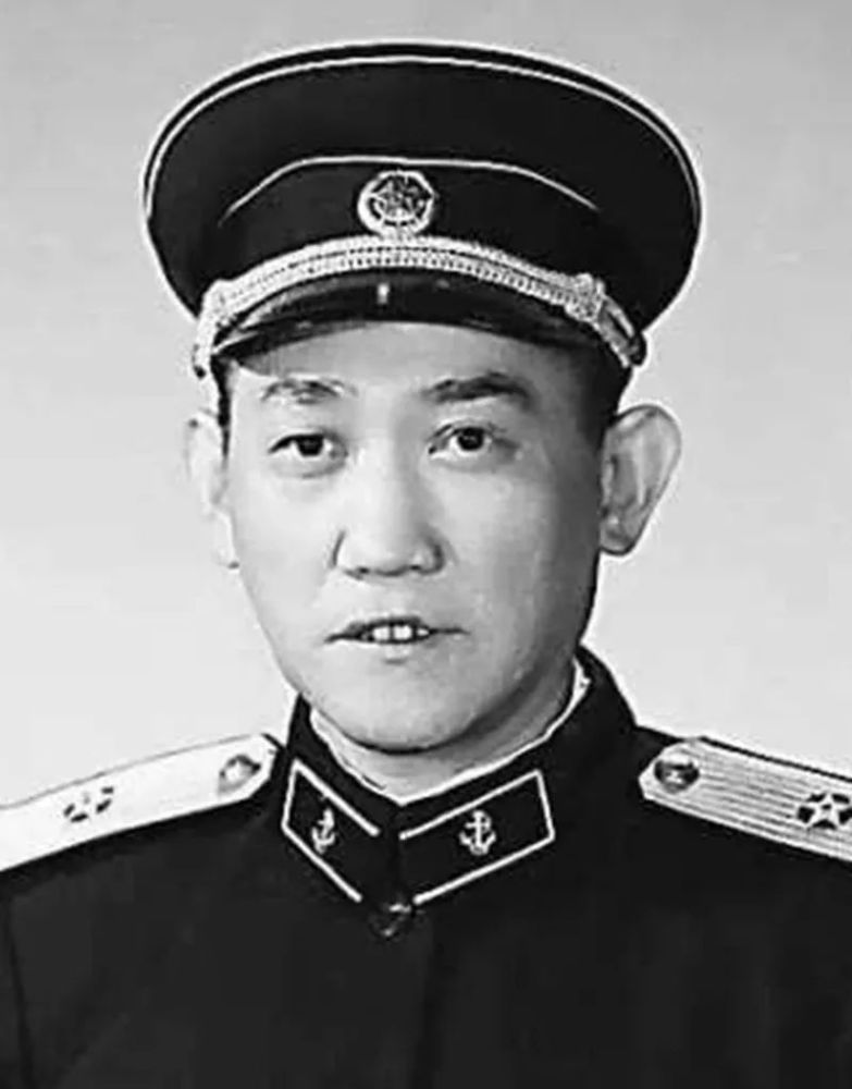 北京军区的第二任空军司令员42岁升少将1977年为何被免职