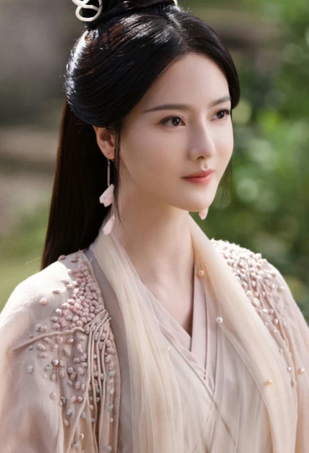 现代电视剧中有哪些演员饰演过传闻中的十大美女