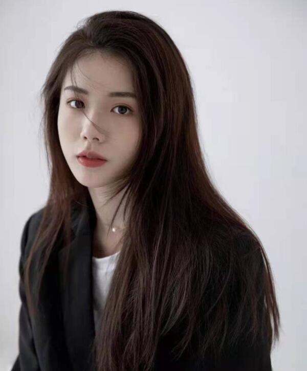 黑茶色和黑色头发的区别,你更倾向于选择哪种发色呢?