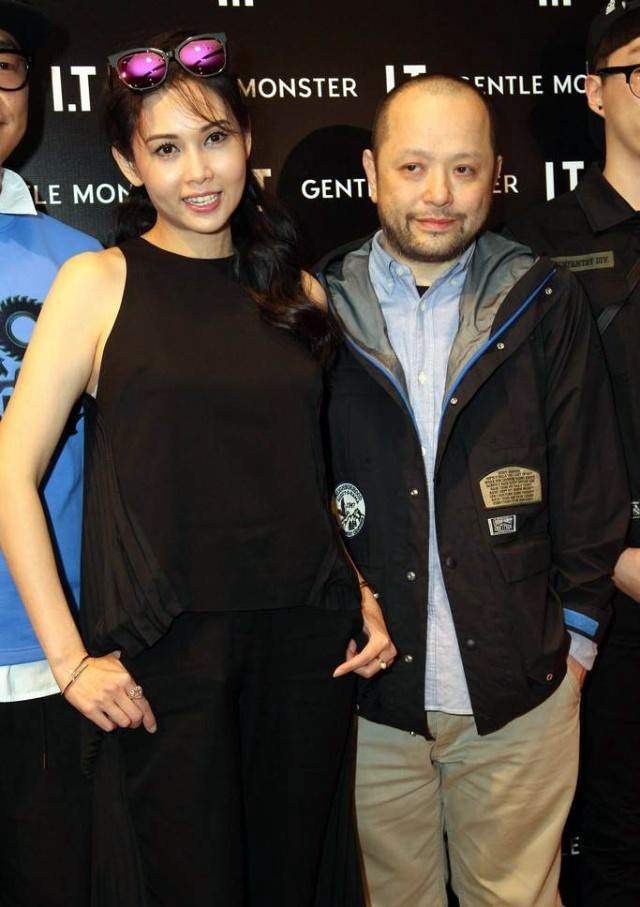 娶到被王晶捧红的著名艳星,堪称人生赢家|艳星|沈嘉伟|香港|导演