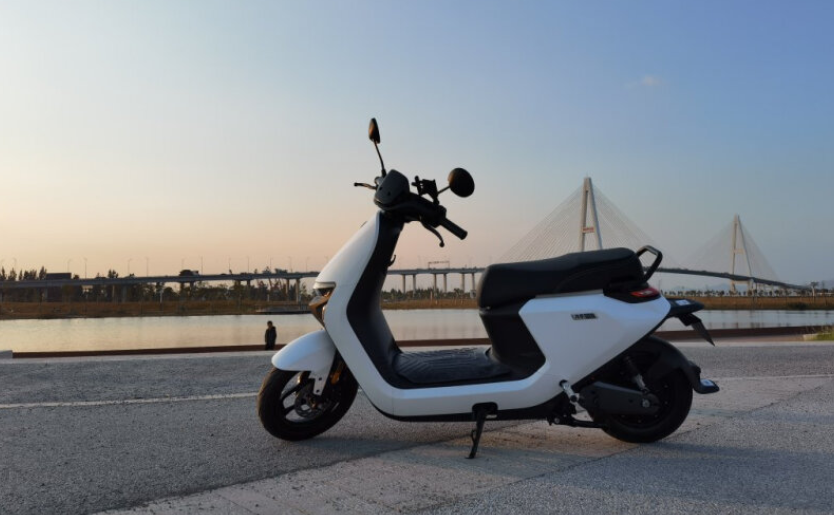 九号电动摩托车n100颜值动力兼顾享受真智能骑行快感
