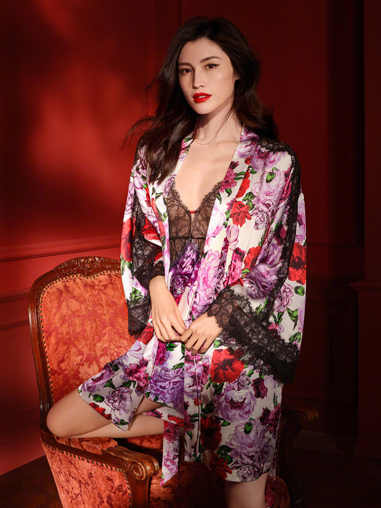 何穗维密大片赢过杨幂!