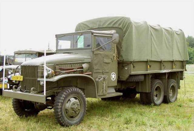 它是二战期间美军最常用的军用卡车之一,无论是陆军还是海军陆战队都