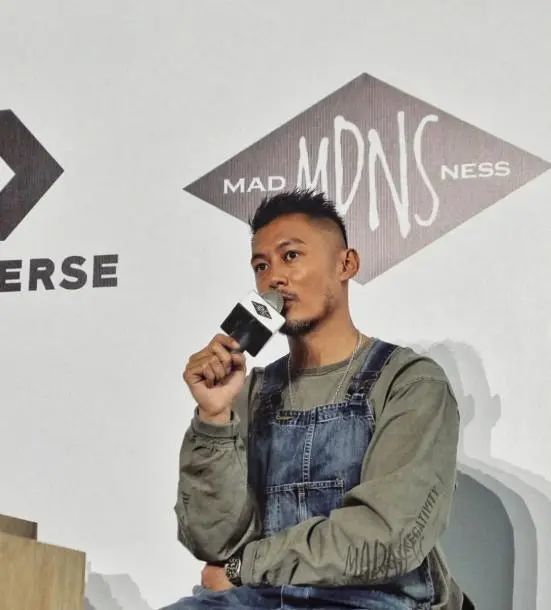 余文乐将拍卖价值超3000万的藏品并将部分捐赠给患病儿童