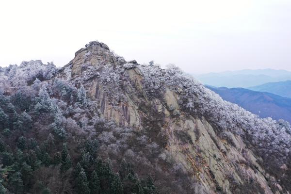 信阳:信阳鸡公山作为赏雪胜地,是信阳雪景必不可少的一部分