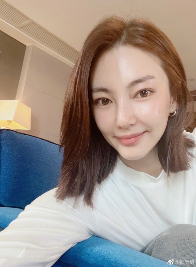 张雨绮新年换新发型,齐肩短发清爽干练,减龄感满满变甜妹