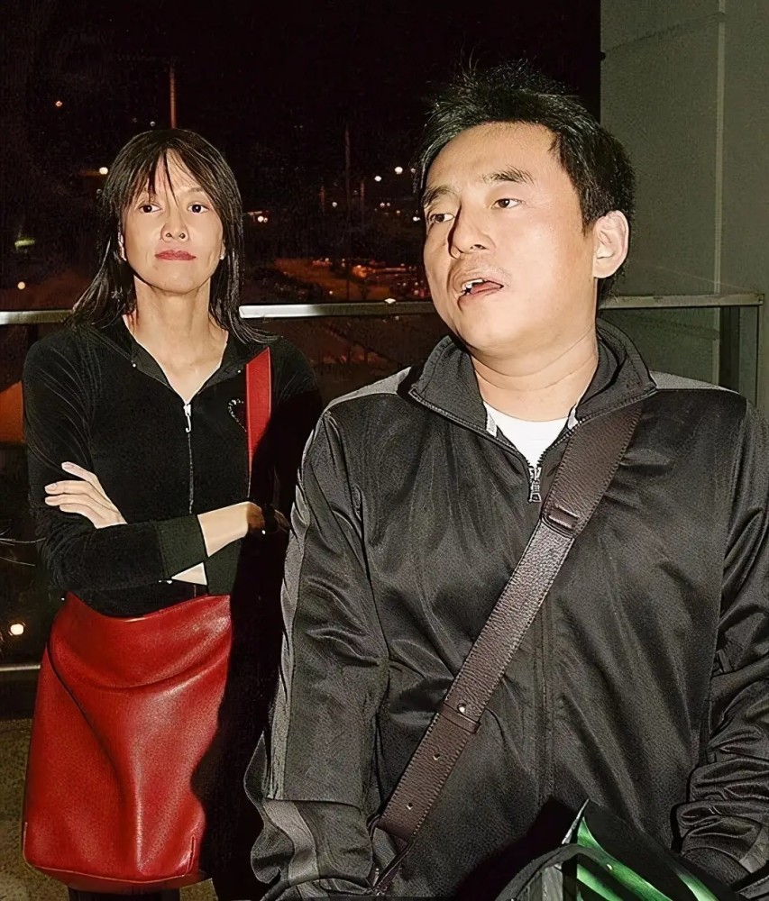 64岁的郑裕玲,一生嗜钱如命不婚不育,人到晚年只剩下花不完的钱插图18