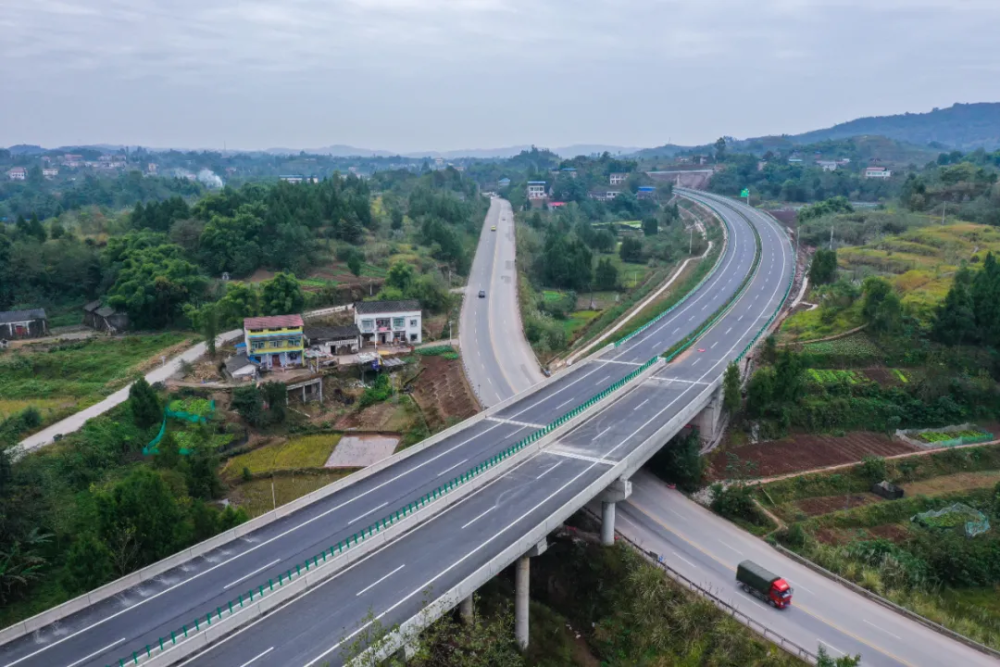 广安这些路大变样了
