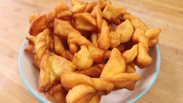 农村特色炸果子外酥里软凉了也不硬过年当小零食超美味