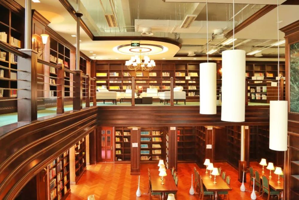 (南开大学金融学院图书馆)南开大学是国家"985工程""211工程"重点建设