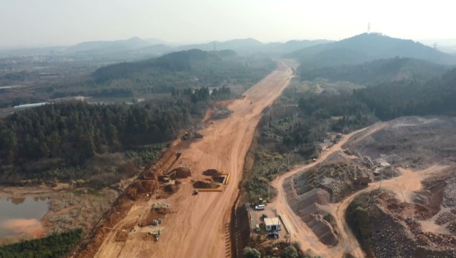 光谷南大健康產業園最南端一條幹道正在建設中|南環線|107國道|光谷