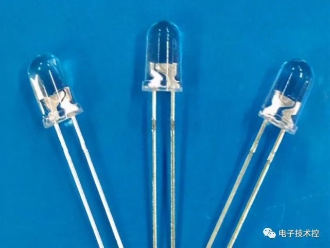 二极管是经常遇到的电子元件,二极管是用半导体材料(硅,硒,锗等)制成