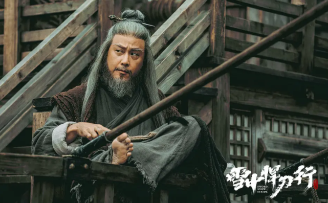 后来与王仙芝比武名剑木马牛又被折断,李淳罡本可以使用剑开天门战胜