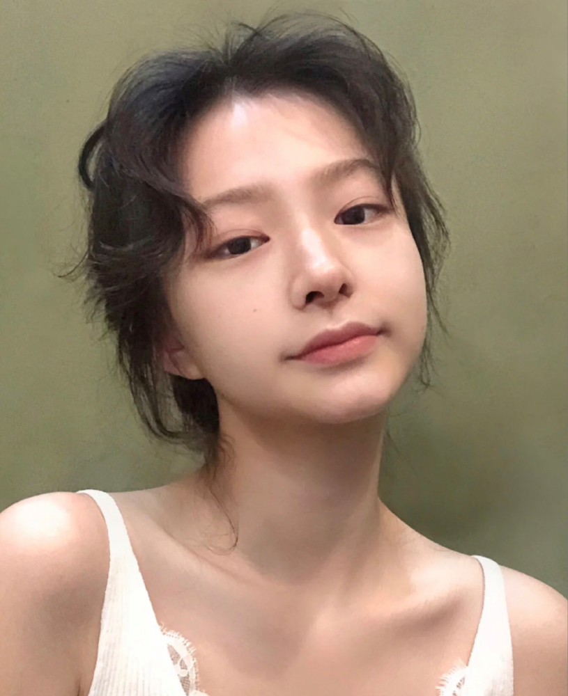 今年冬天流行的"伪素颜色",黄皮的女生涂,时髦又显白插图