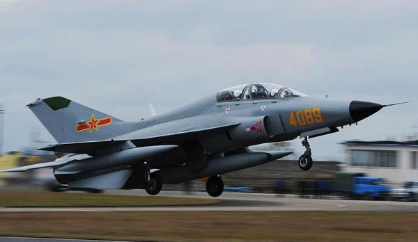 一代名机歼7魔改史:从超七到枭龙再到山鹰,改得米高扬都不认识_腾讯