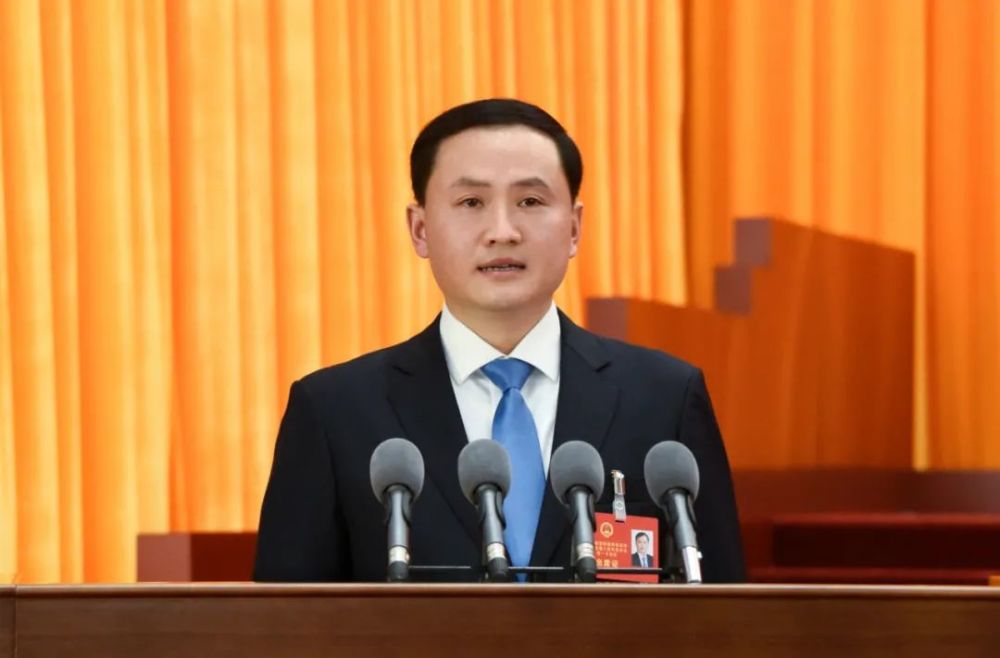 州十五届人大一次会议隆重开幕