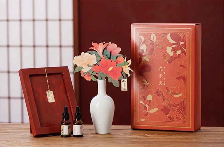 更买鲜花度岁华香风送暖到人家