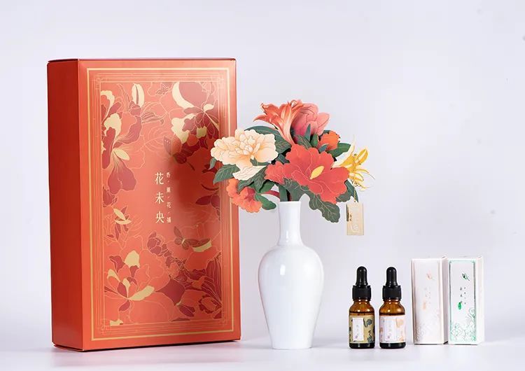 更买鲜花度岁华香风送暖到人家