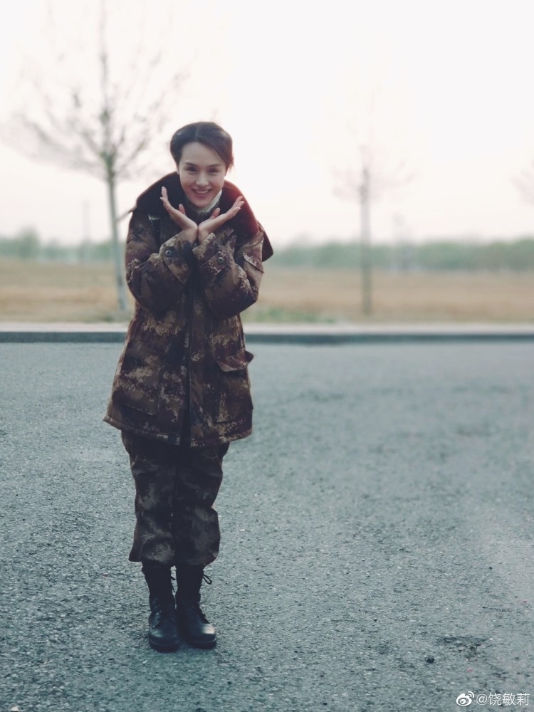 影帝富大龙老婆曾被称为小刘晓庆退圈后在军艺读研任教