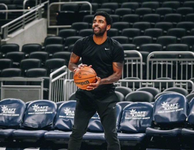 nba欧文赛前训练照连续投篮命中心情美滋滋篮网仅1人缺席