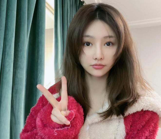 miss长相大变样多番努力仍没水花电竞女神难回巅峰