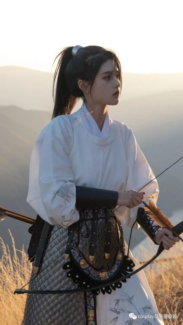 cos:落日余晖下的女侠真的好帅@茗音