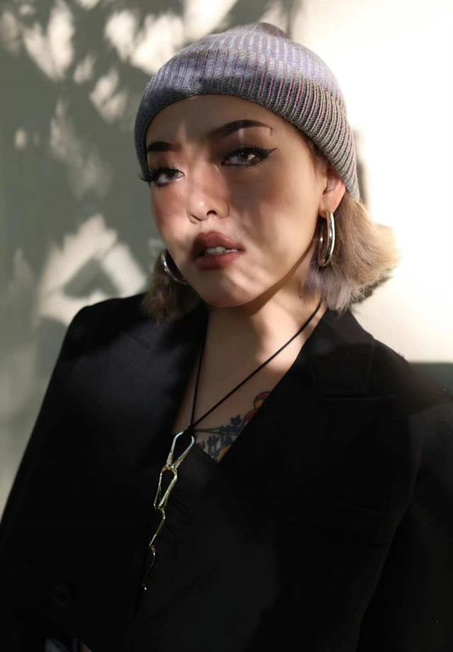 百万网红罗纯正宣布分手,怒斥男方吃软饭家暴,还隐瞒