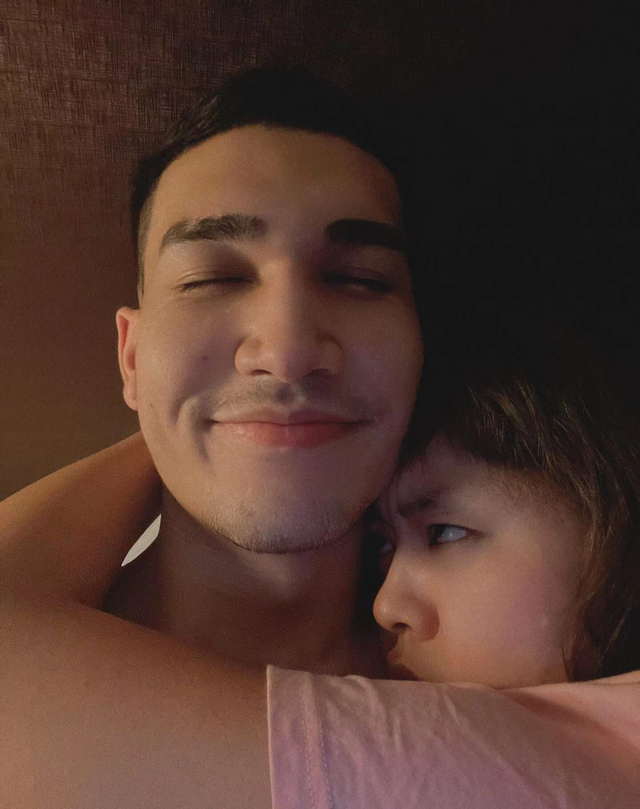 百万网红罗纯正宣布分手,怒斥男方吃软饭家暴,还隐瞒