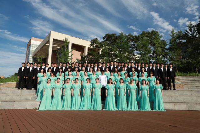 根据整体布局运用科学化排练方法形成ab团梯队模式