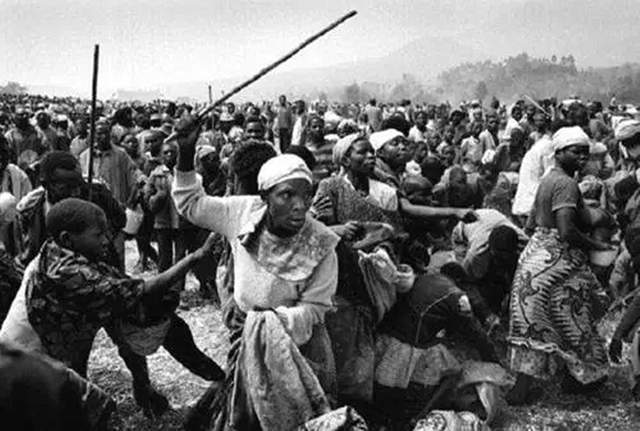 非洲暴君博卡萨自称中非拿破仑人肉爱好者还有一个中国老婆