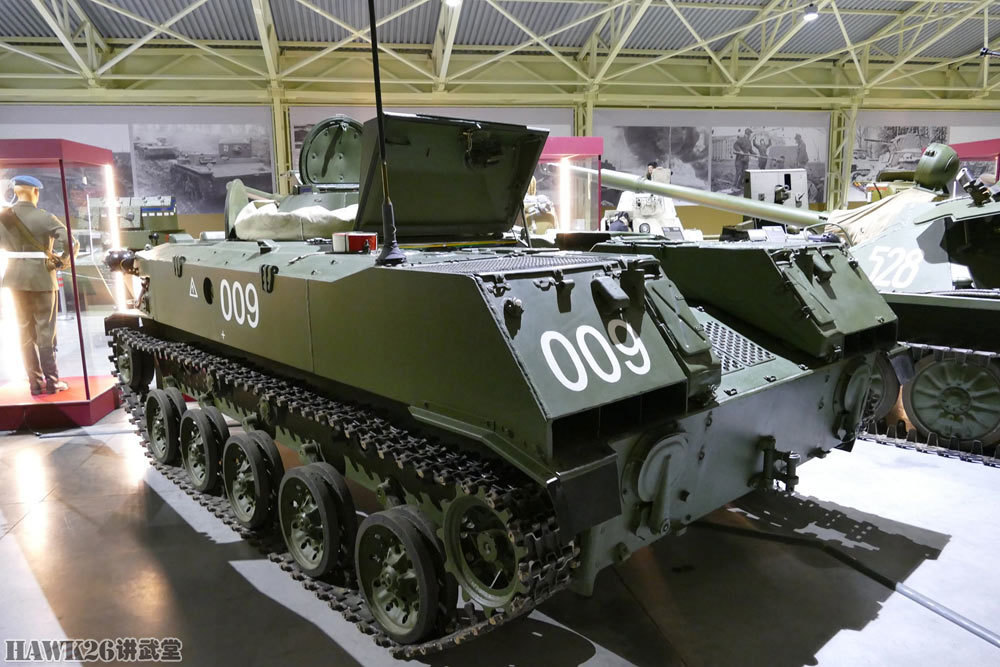 49年前bmd1伞兵战车首次载人空投提升苏联空降部队强悍战斗力