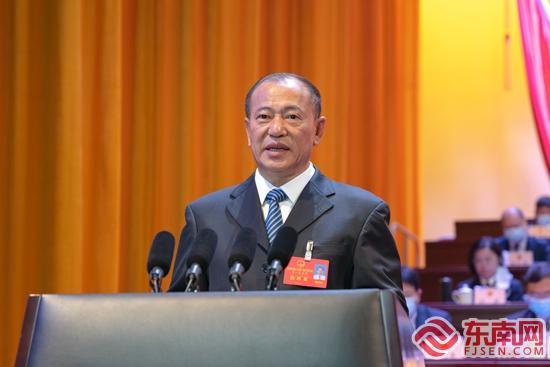 会上,漳州市人大常委会主任陈汉夫作漳州市人民代表大会常务委员会