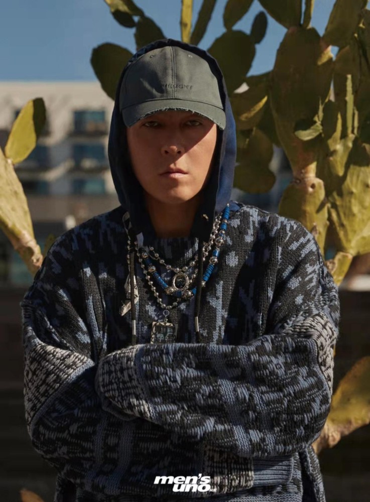 罕见拍大片变身潮男,寸头撞脸杨志刚-cw资讯网