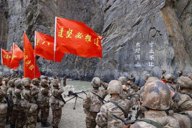 中印边境中国边防部队图片