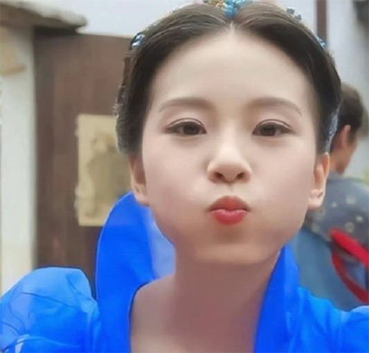 刘诗诗分享在"冰雪世界"的一天!嘟嘴照好可爱好美,梦回龙葵_腾讯新闻