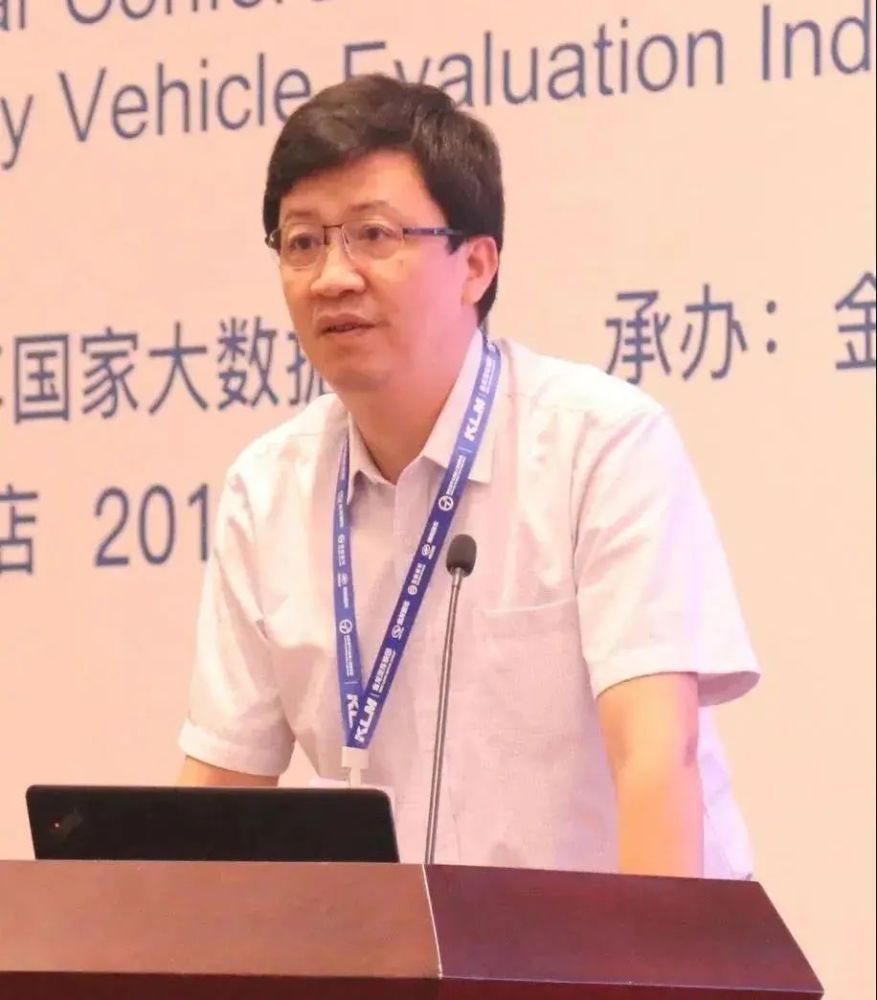 任命李志忠为福建省人民政府副秘书长,免去其福建省人民政府办公厅副