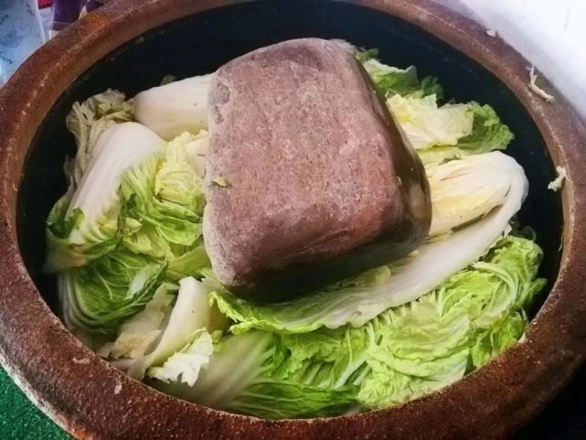 一缸酸菜度春节