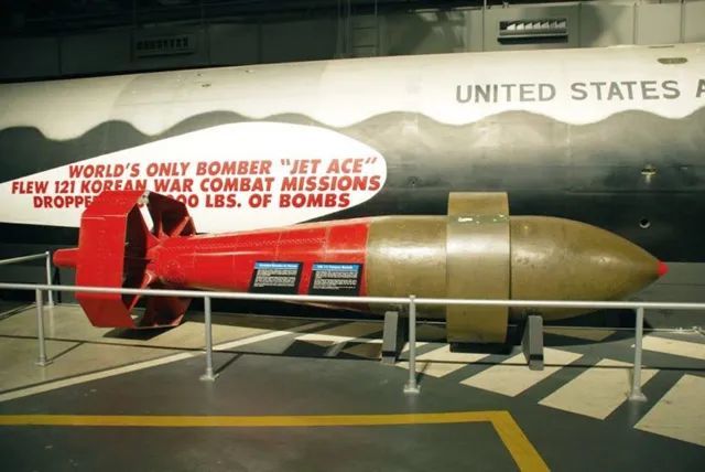 只能白天投放的炸弹二战美国魔改的高脚柜炸弹vb13