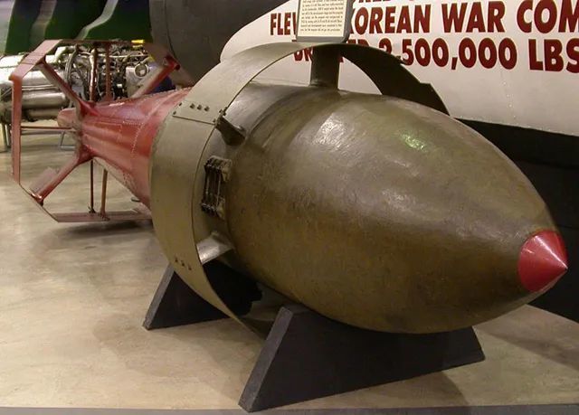 只能白天投放的炸弹,二战美国魔改的高脚柜炸弹vb-13|制导炸弹|轰炸机