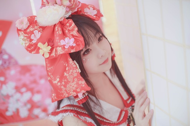 cos博丽灵梦出镜豆花花