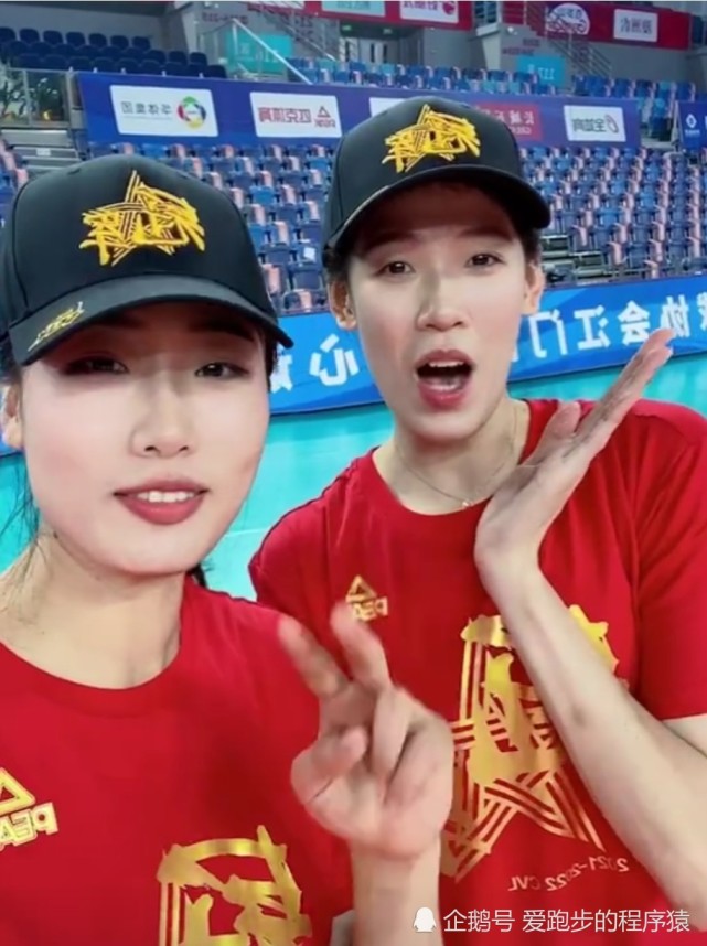 刘晏含公布颁奖现场细节,和高意相互祝贺,蔡斌投来"羡慕"眼神