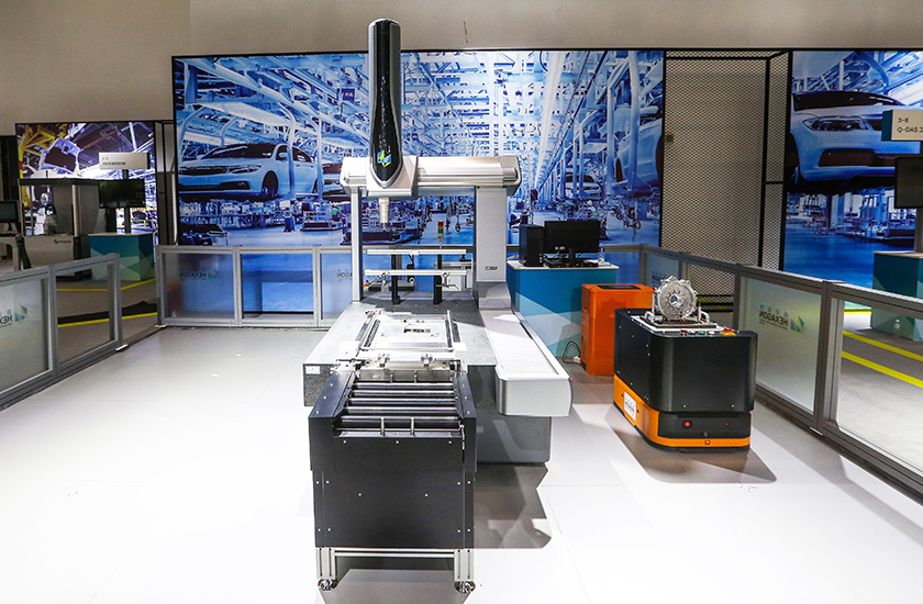 三次元测量机agv柔性自动化测量方案满足远距离批量化大工件自动检测