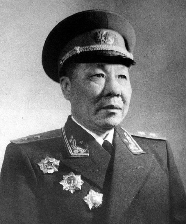 朱辉照在民航管理体制方面也进行了大胆尝试,大力提倡"政企分开"的