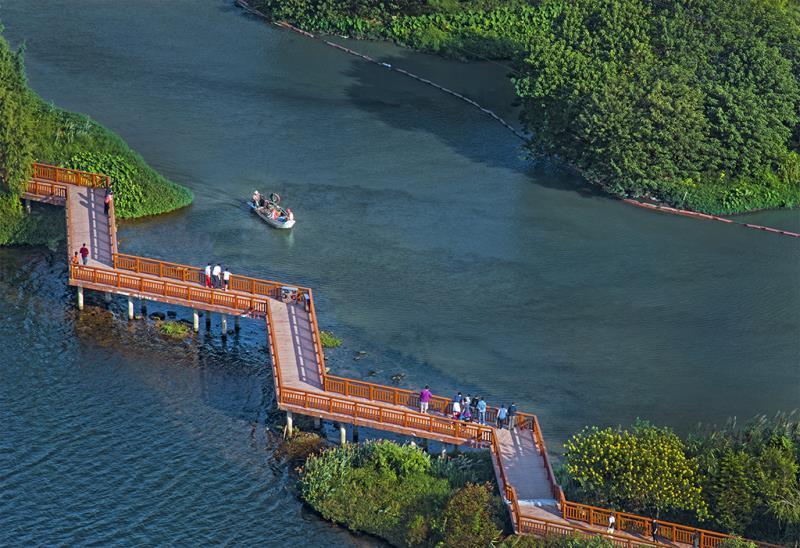 广东花都湖国家湿地公园位于广东省中南部的广州市花都区,湿地率70.