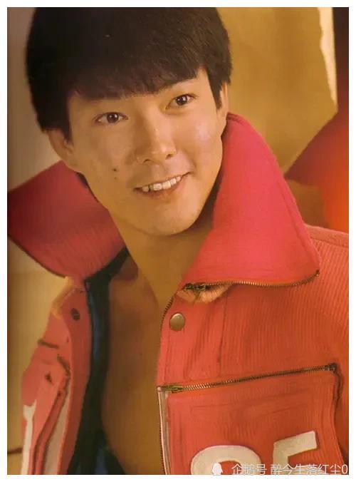 还有元彪,是小编最喜爱的武打明星之一,元彪,原名是夏令震,1957年7月