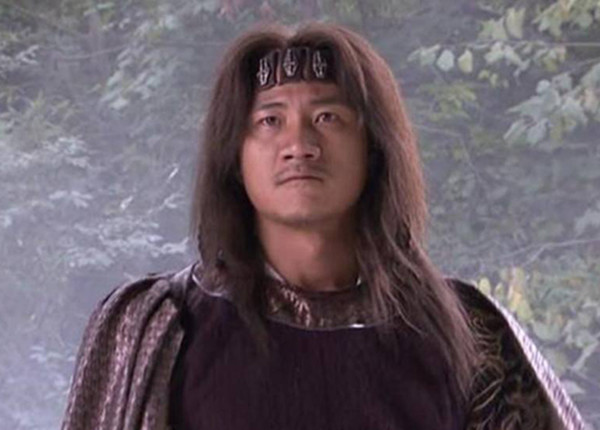 胡军是国家一级演员,在《天龙八部》里饰演过乔峰